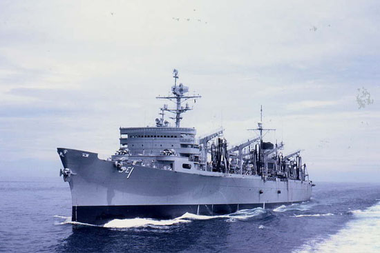 AOE Fast Combat Support Ship USS Sacramento(AOE-1)   05785
