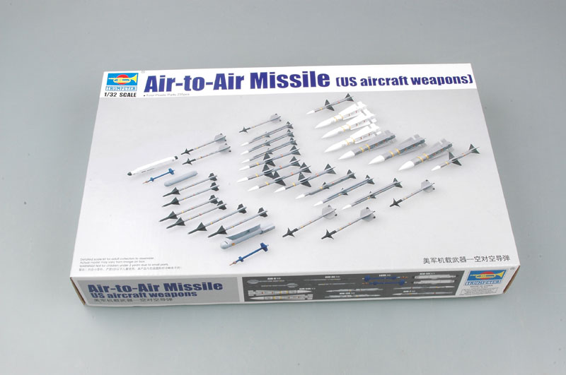 US aircraft weapons-- Air-to-Air Missile   03303  1:32